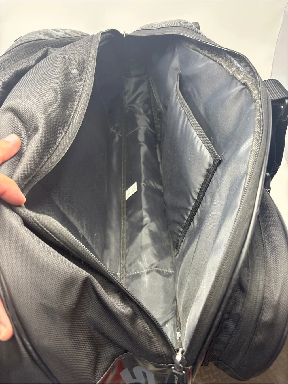 Solinco Tour Team Black Duffel Tennis Bag 6 rack